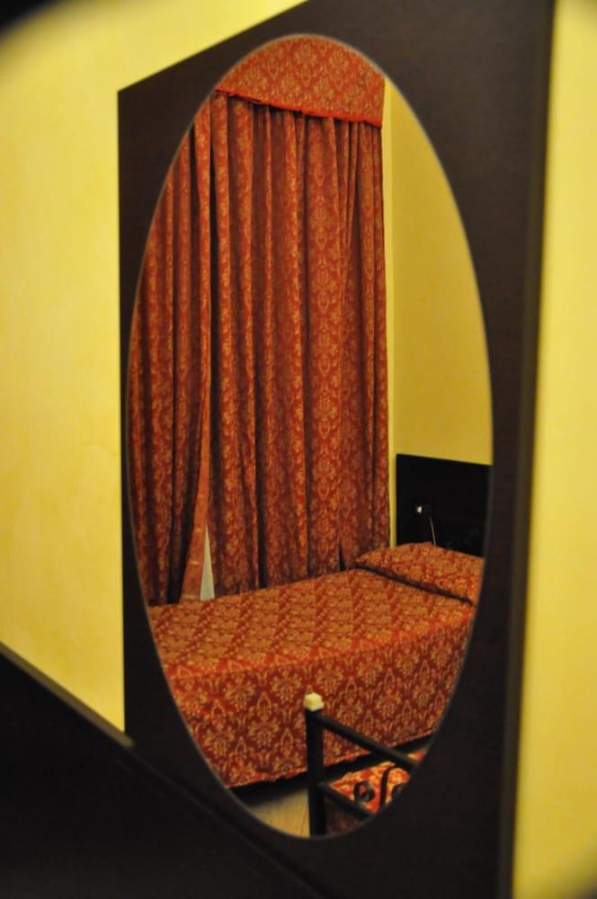 Funny Palace Hostel روما المظهر الخارجي الصورة